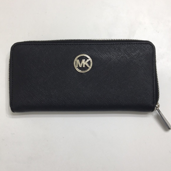 Michael Kors Handbags - Michael Kors Wallet